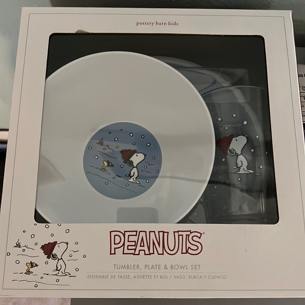 Peanuts collector set